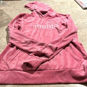Size medium puma hoodie